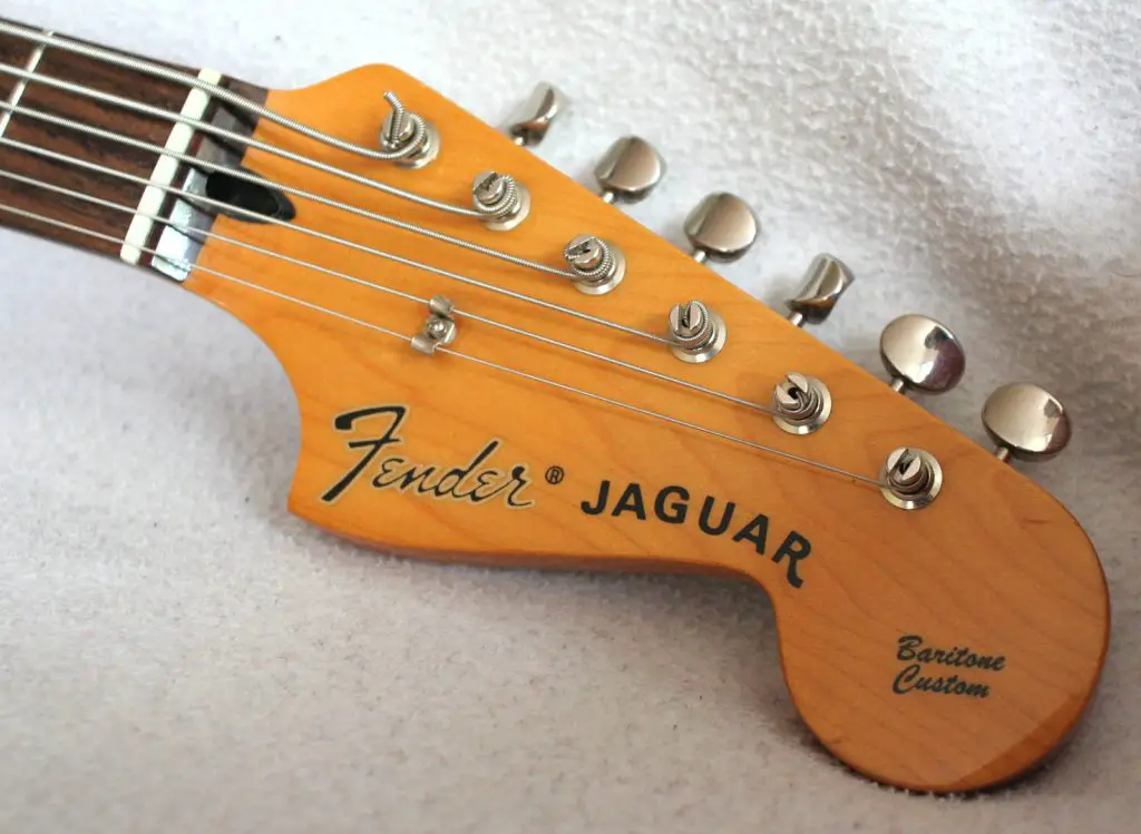 Fender Jaguar Baritone Custom (Headstock)